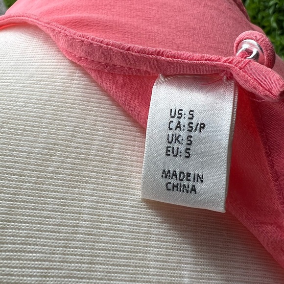 100% Silk Max Studio Sleeveless Blouse with Pleated Neckline - Picture 15 of 15